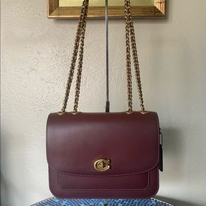 COACH
Refined Calf Leather Madison
Shoulder Bag